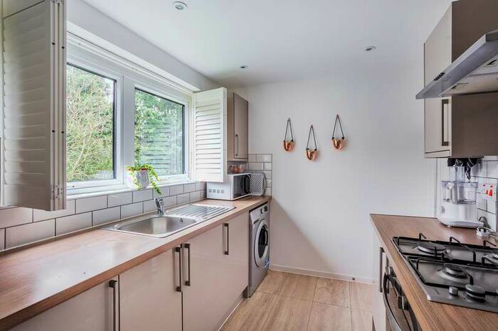 3 Bedroom Apartment To Rent In Somers Close, Reigate, Surrey, RH2