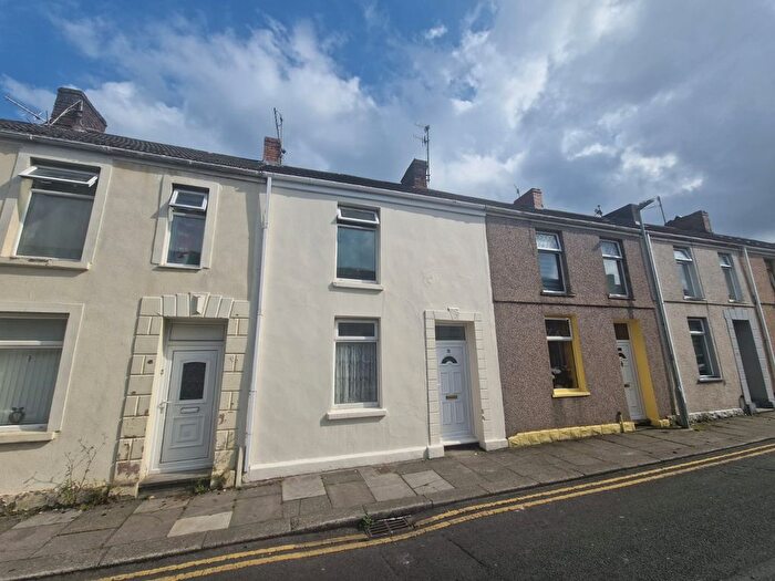 2 Bedroom Terraced House To Rent In Waterloo Street, Llanelli, SA15