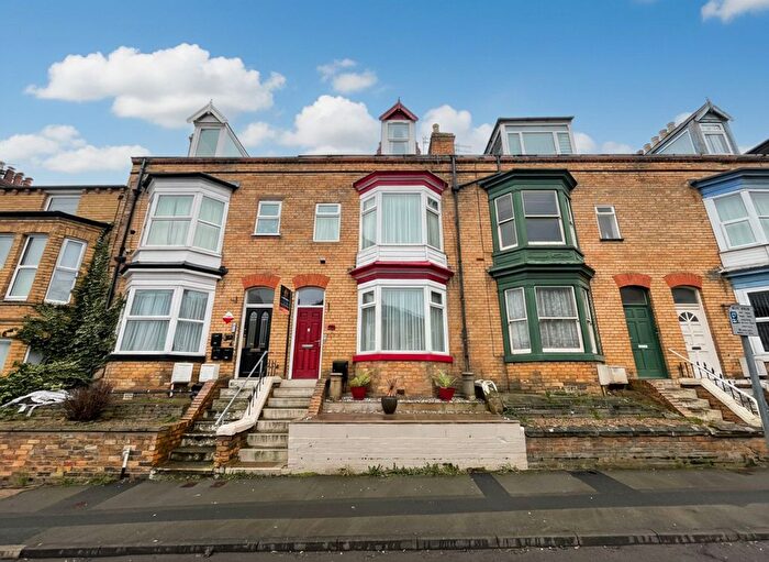 5 Bedroom Terraced House For Sale In Langdale Road, Scarborough, YO12