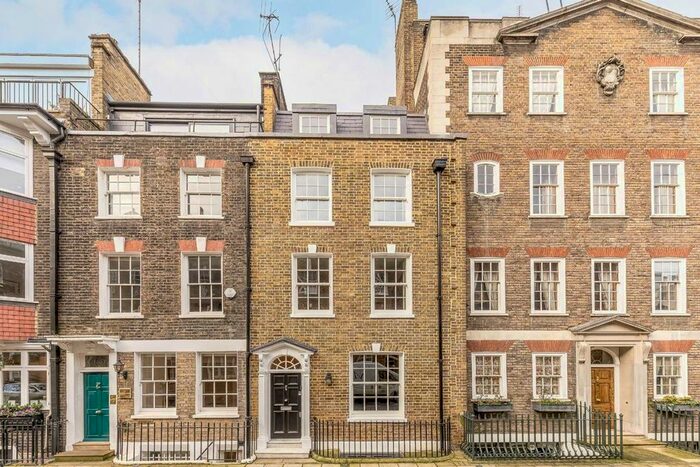 4 Bedroom Property To Rent In Catherine Place, London, SW1E