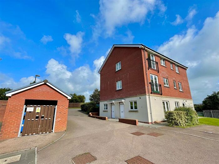 2 Bedroom Flat For Sale In Skylark Road, North Cornelly, CF33