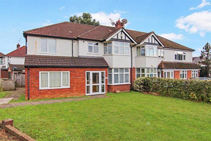 3 Bedroom Property To Rent In Pinner Road, Pinner, HA5