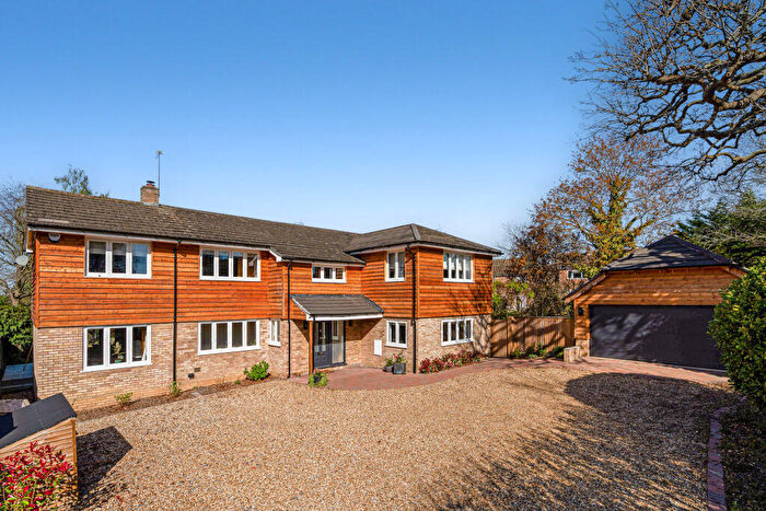 4 Bedroom Detached House For Sale In Alanbrooke Close, Hartley Wintney, RG27