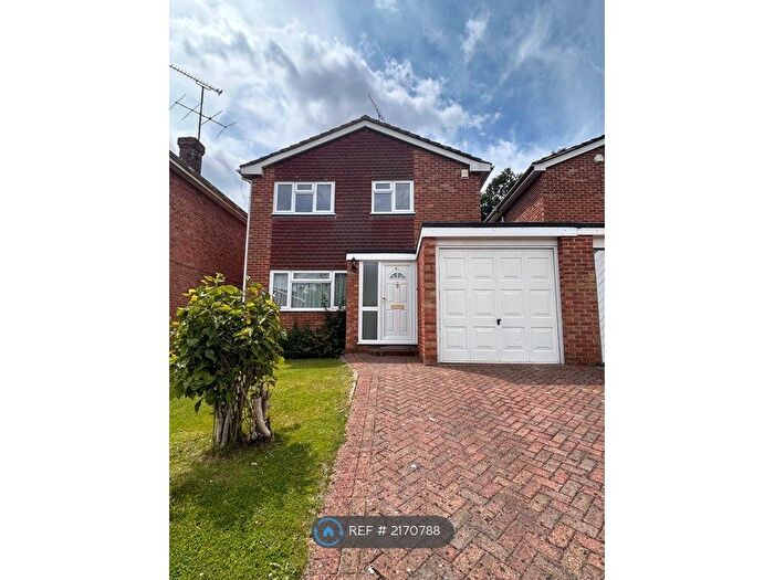 4 Bedroom Detached House To Rent In Reeds Avenue, Earley, Reading, RG6