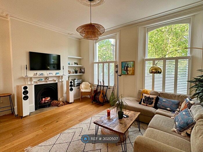 2 Bedroom Flat To Rent In Hazellville Road, London, N19