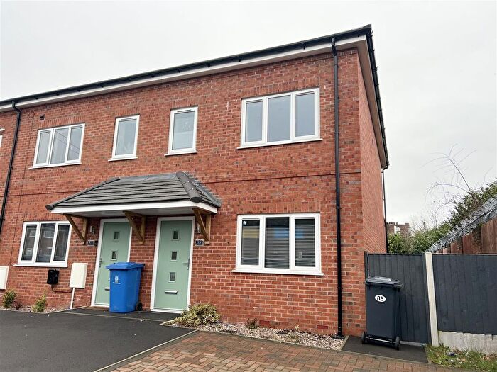 4 Bedroom Property To Rent In Finstock Avenue, Blurton, Stoke-On-Trent, ST3