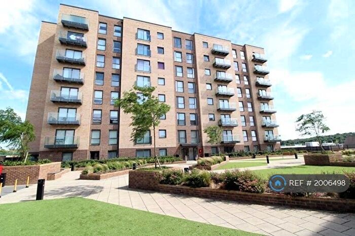2 Bedroom Flat To Rent In Ellesmere Court, Luton, LU2