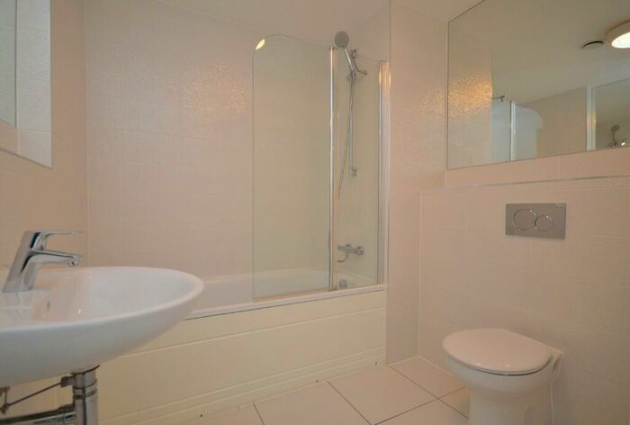 1 Bedroom Apartment To Rent In Canons Way, Bristol, BS1