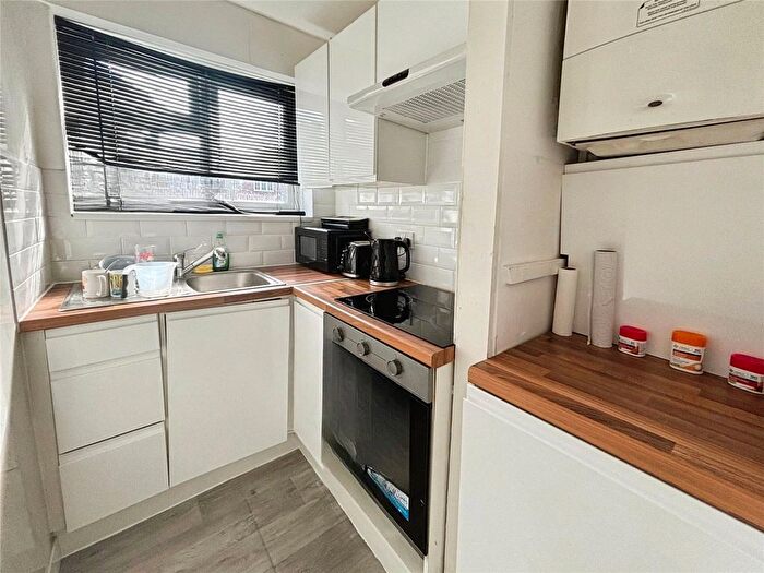 1 Bedroom Flat For Sale In St. Stephens Court, Canterbury, Kent, CT2