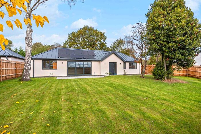 3 Bedroom Bungalow For Sale In Primrose Cottage, Aimes Green, Waltham Abbey, EN9
