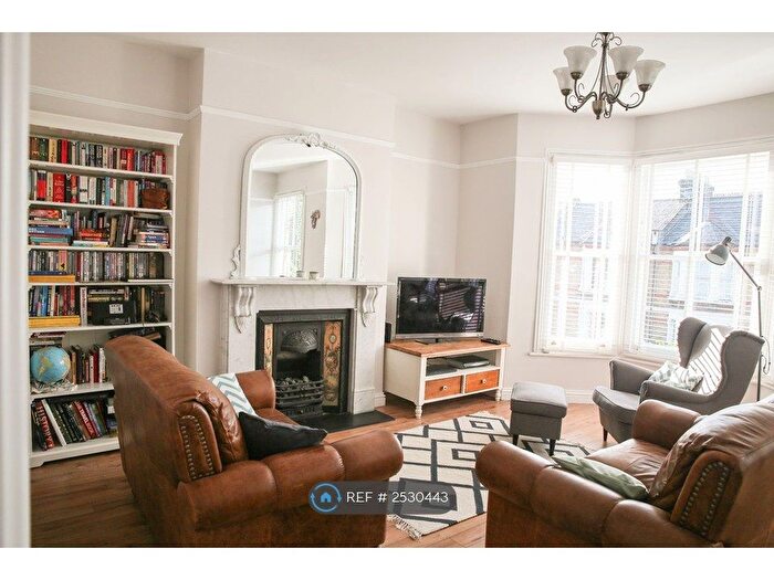 2 Bedroom Flat To Rent In Musgrove Road, London, SE14