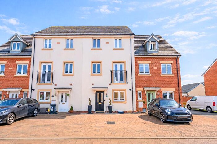 4 Bedroom Terraced House For Sale In Bloomery Circle, Newport, NP19