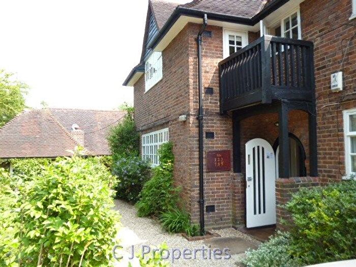 1 Bedroom Flat To Rent In Erskine Hill, London, NW11