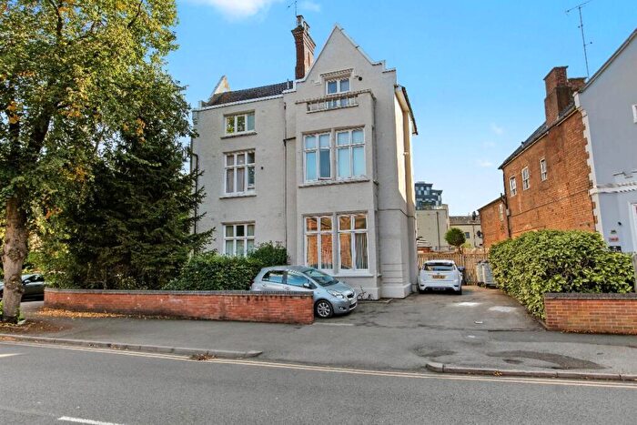 1 Bedroom Apartment For Sale In Avenue Road, Leamington Spa, Warwickshire, CV31