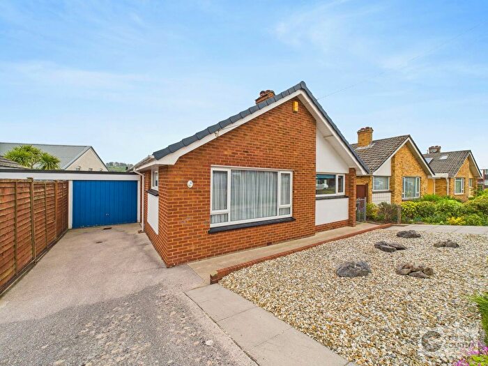 2 Bedroom Bungalow For Sale In Lyn Grove, Kingskerswell, TQ12