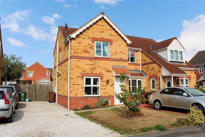 2 Bedroom Semi-Detached House To Rent In Herriot Walk, Scunthorpe, DN15