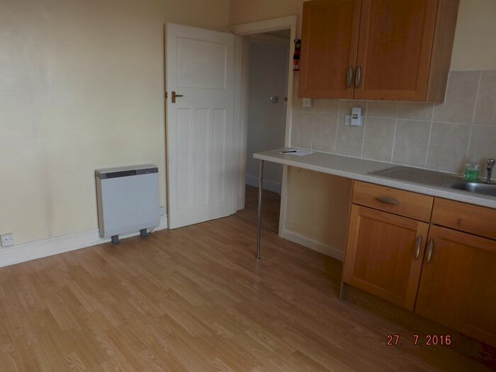 1 Bedroom Flat To Rent In The Square, Braunton, EX33