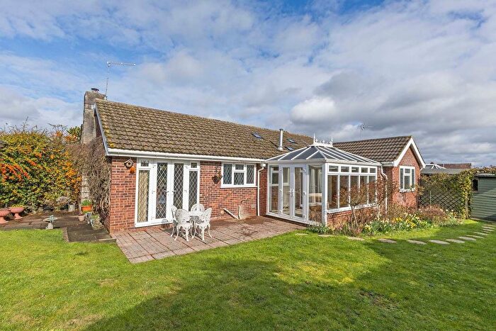 4 Bedroom Bungalow For Sale In Hungerford Drive, Maidenhead, Berkshire, SL6