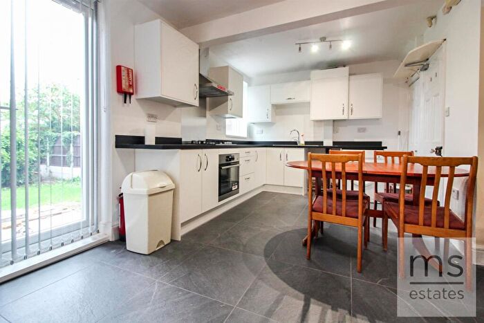 4 Bedroom Semi-Detached House To Rent In £pppw Welby Avenue, Lenton, Nottingham, NG7