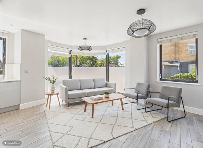 1 Bedroom Apartment For Sale In St Leonards House, St Leonards Road, Windsor, Berkshire, SL4