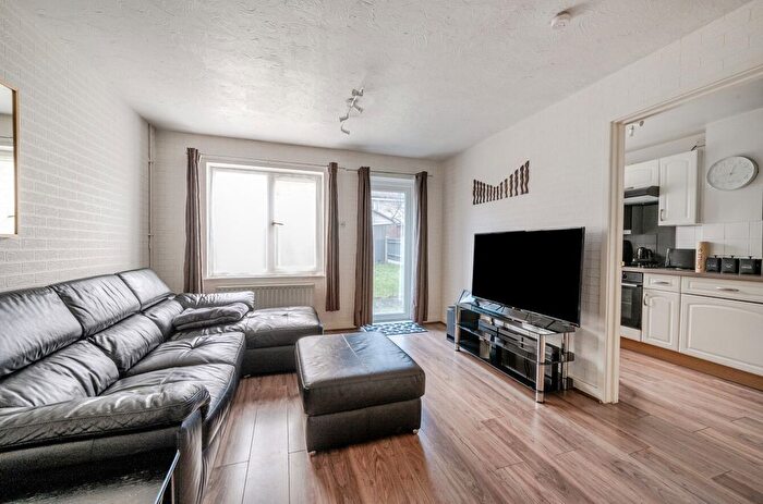 2 Bedroom Semi-Detached House For Sale In Grantham Road, London, E12
