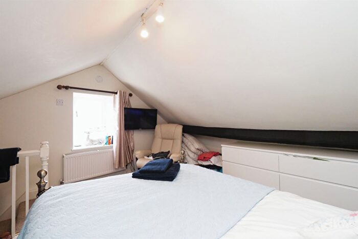 2 Bedroom Cottage For Sale In Parkside, Belper, DE56