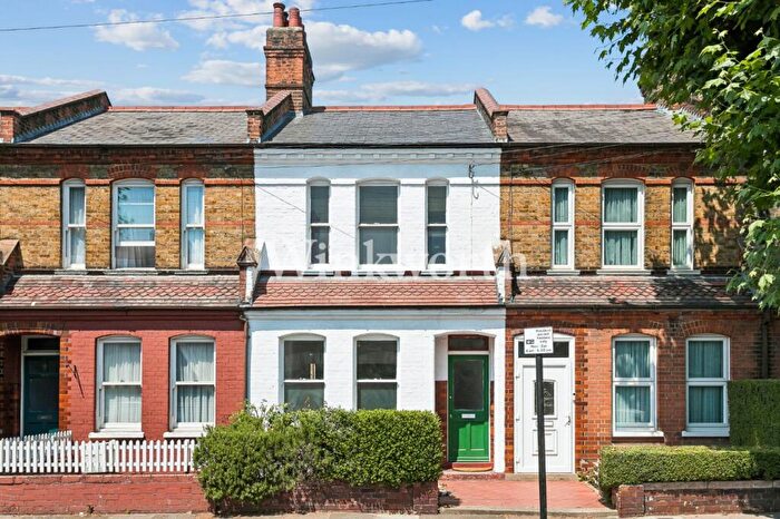 3 Bedroom Terraced House For Sale In Lymington Avenue, London, N22
