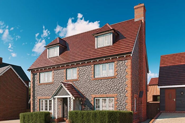 5 Bedroom Detached House For Sale In Clayhill Road, Burghfield Common, RG7