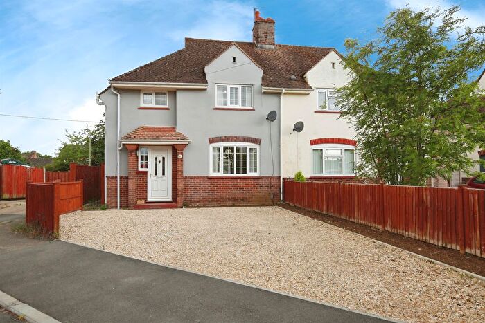 3 Bedroom Semi-Detached House For Sale In Stonhouse Crescent, Radley, Abingdon, OX14