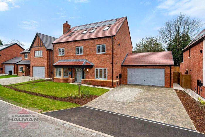 5 Bedroom Detached House For Sale In Tempsford Way, Wilmslow, SK9