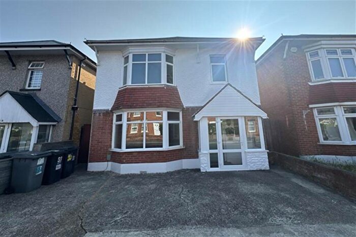 6 Bedroom House To Rent In Bedroom Detached House In Winton, BH9