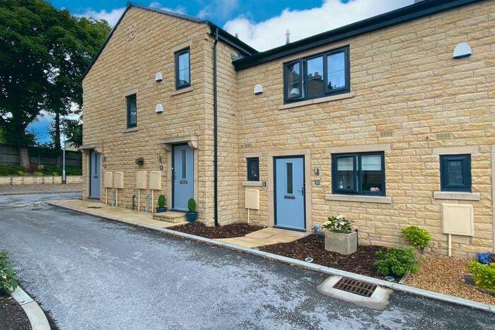 2 Bedroom Terraced House To Rent In Croft Park, Glossop, SK13