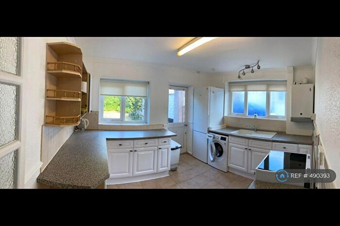 3 Bedroom Bungalow To Rent In Gillmans Road, Orpington, BR5