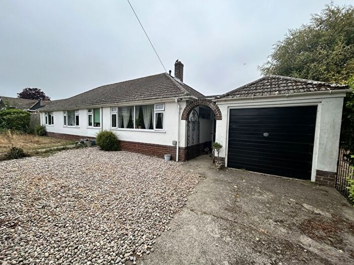4 Bedroom Bungalow To Rent In Charlton Close, Hordle, Lymington, Hampshire, SO41