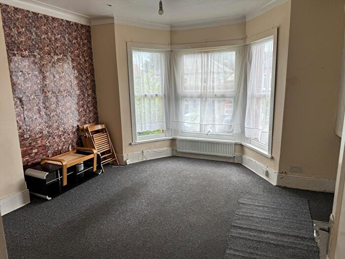 1 Bedroom Flat To Rent In Argyle Road, Ilford, IG1