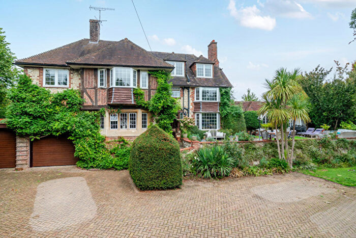 7 Bedroom End Of Terrace House For Sale In Crondall Lane, Farnham, GU9