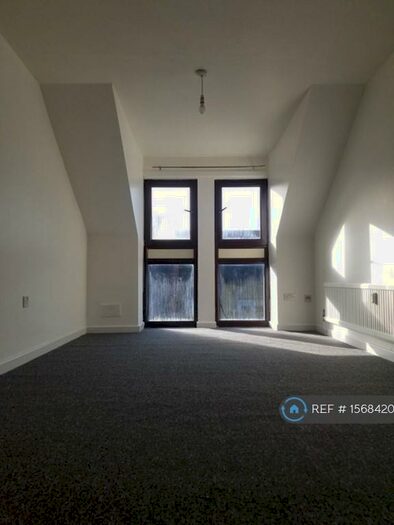 1 Bedroom Flat To Rent In Wycliffe End, Aylesbury, HP19