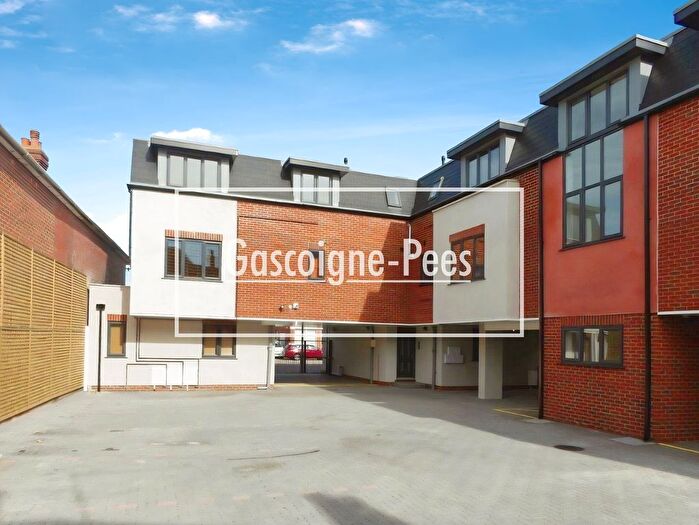 2 Bedroom Property To Rent In Queens Apartments, Farnborough, GU14