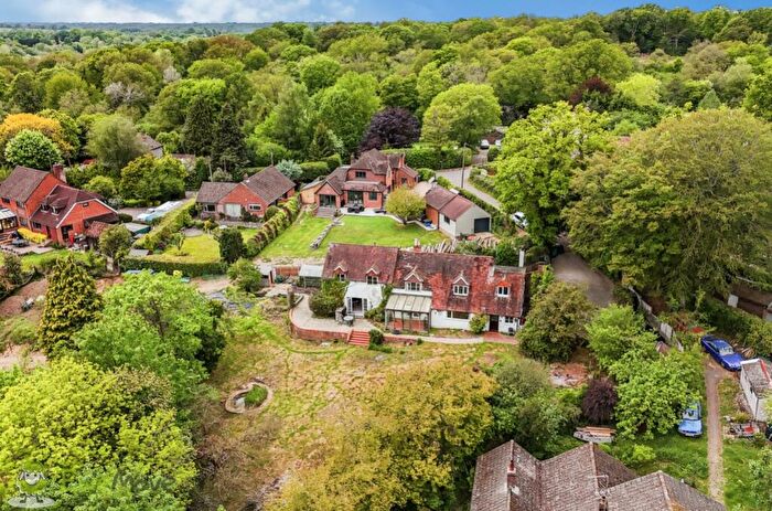 5 Bedroom Detached House For Sale In Haughurst Hill, Baughurst, Tadley, Hampshire, RG26