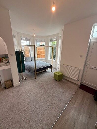 1 Bedroom Flat To Rent In Cecil Road, Bournemouth, BH5