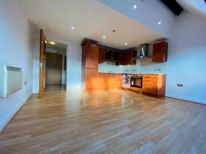 2 Bedroom Flat To Rent In Colonial Building, 135-139 Sunbridge Road, Bradford BD1