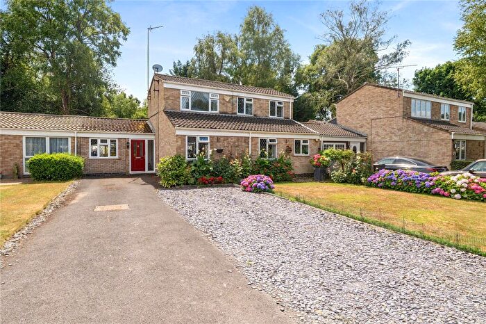 4 Bedroom Detached House For Sale In Verran Road, Camberley, Surrey, GU15