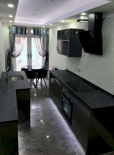 1 Bedroom Flat To Rent In The Parade, Roath, Cardiff, CF24