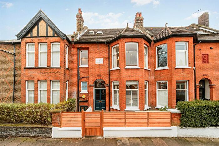 5 Bedroom Terraced House For Sale In Grafton Road, Acton, London, W3