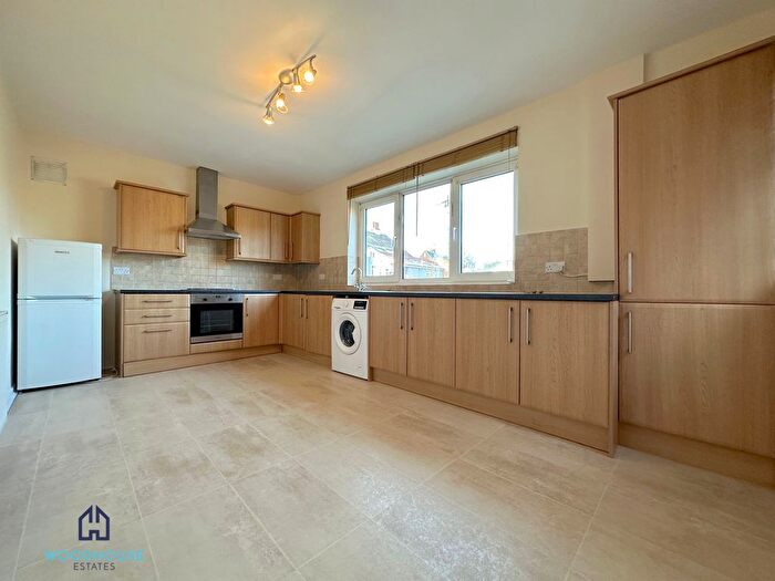 2 Bedroom Flat To Rent In The Limes Avenue, London, N11
