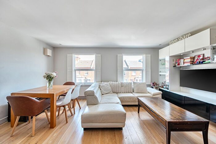 2 Bedroom Flat For Sale In Portnall Road, Queens Park, London, W9