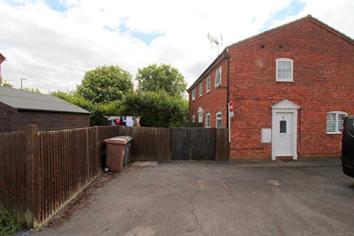 1 Bedroom Maisonette For Sale In Lindsey Road, Wigmore, Luton, Bedfordshire, LU2