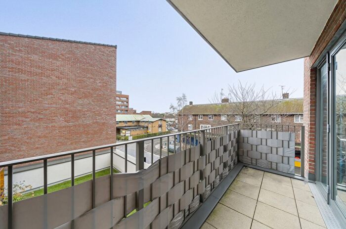 1 Bedroom Flat For Sale In Katie Court, Edwin Street, London, E16