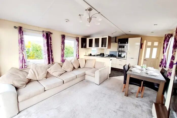 2 Bedroom Mobile/park Home For Sale In Beach Road, St. Osyth, Clacton-On-Sea, CO16