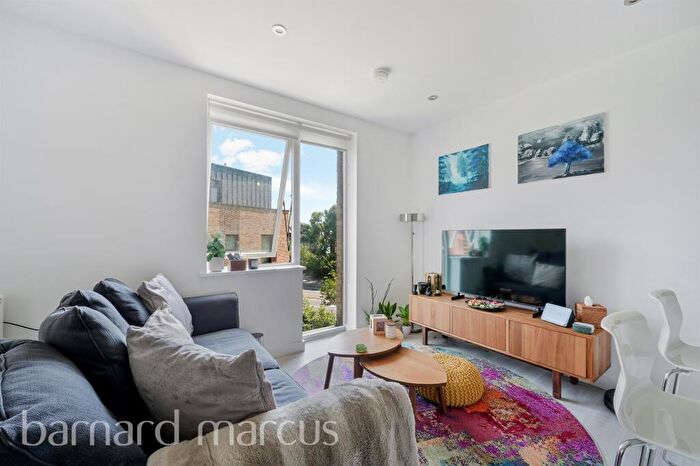 1 Bedroom Flat For Sale In Meeting House Lane, London, SE15